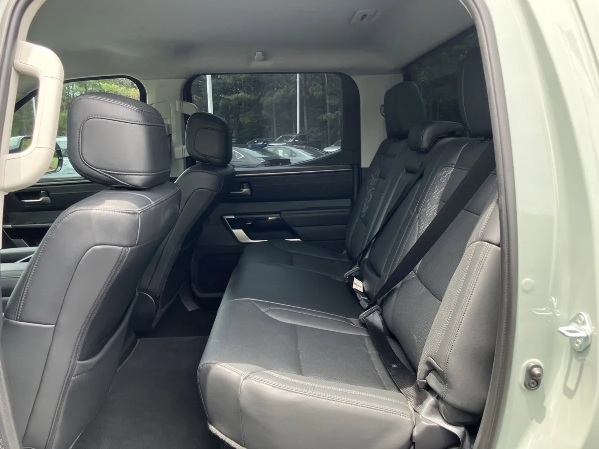 2024 Toyota Tundra Limited Hybrid CrewMax 5.5' Bed thumbnail 32