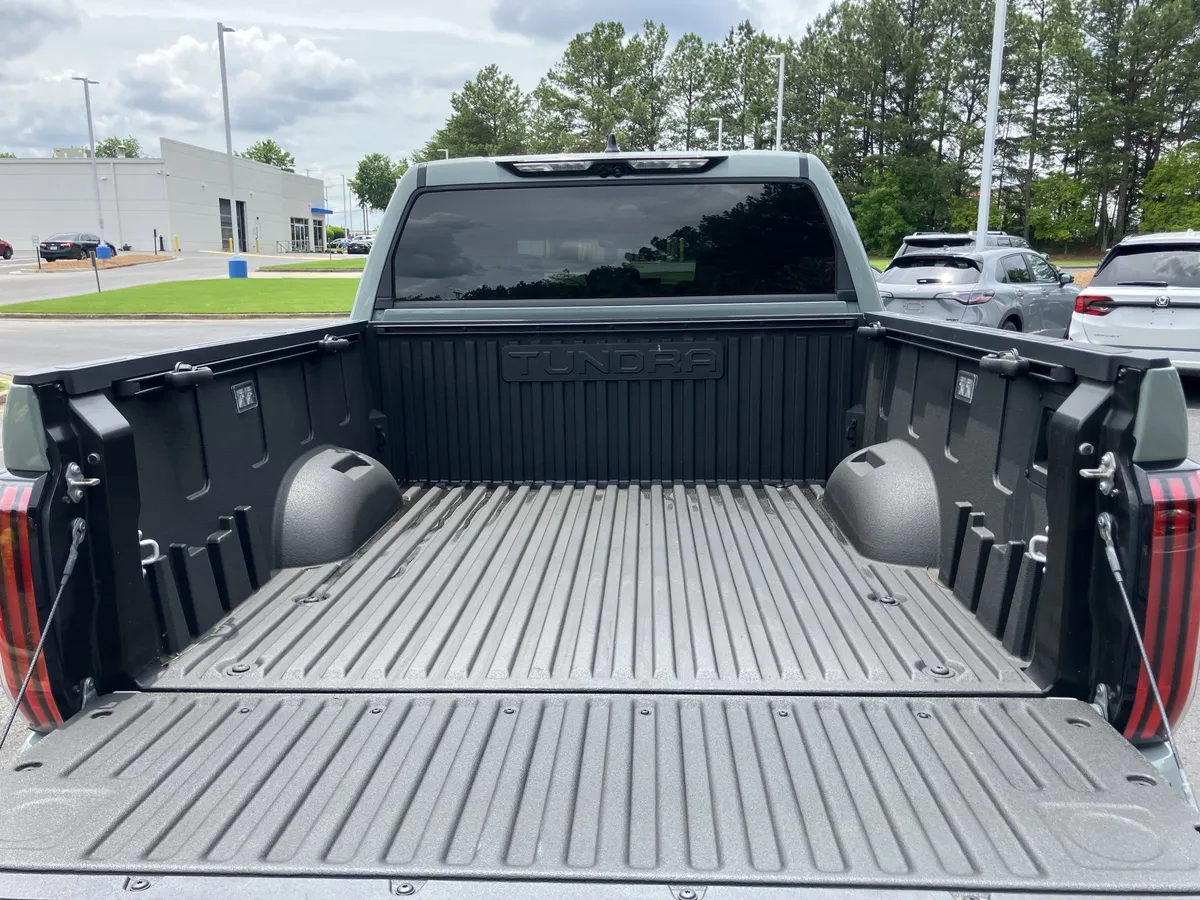 2024 Toyota Tundra Limited Hybrid CrewMax 5.5' Bed thumbnail 33