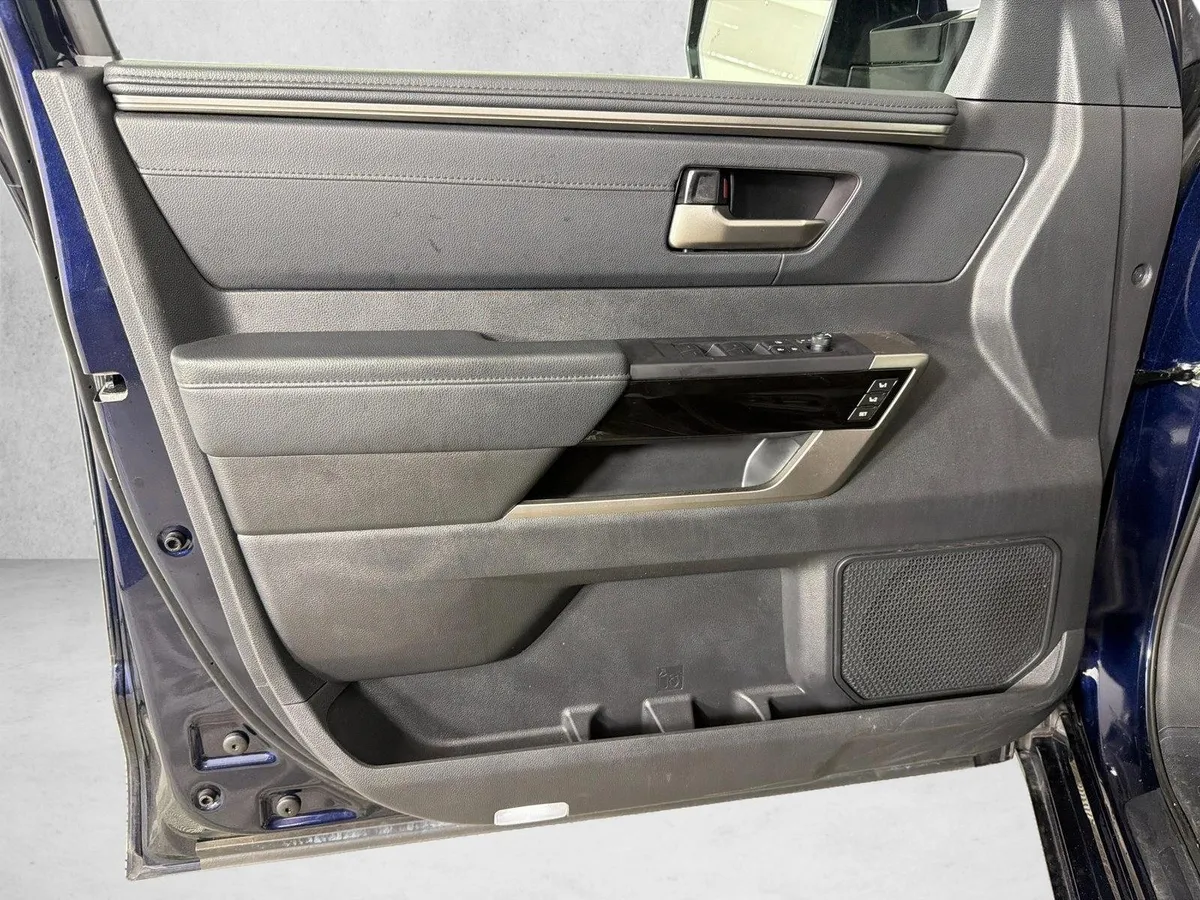 2024 Toyota Tundra Limited Hybrid thumbnail 12