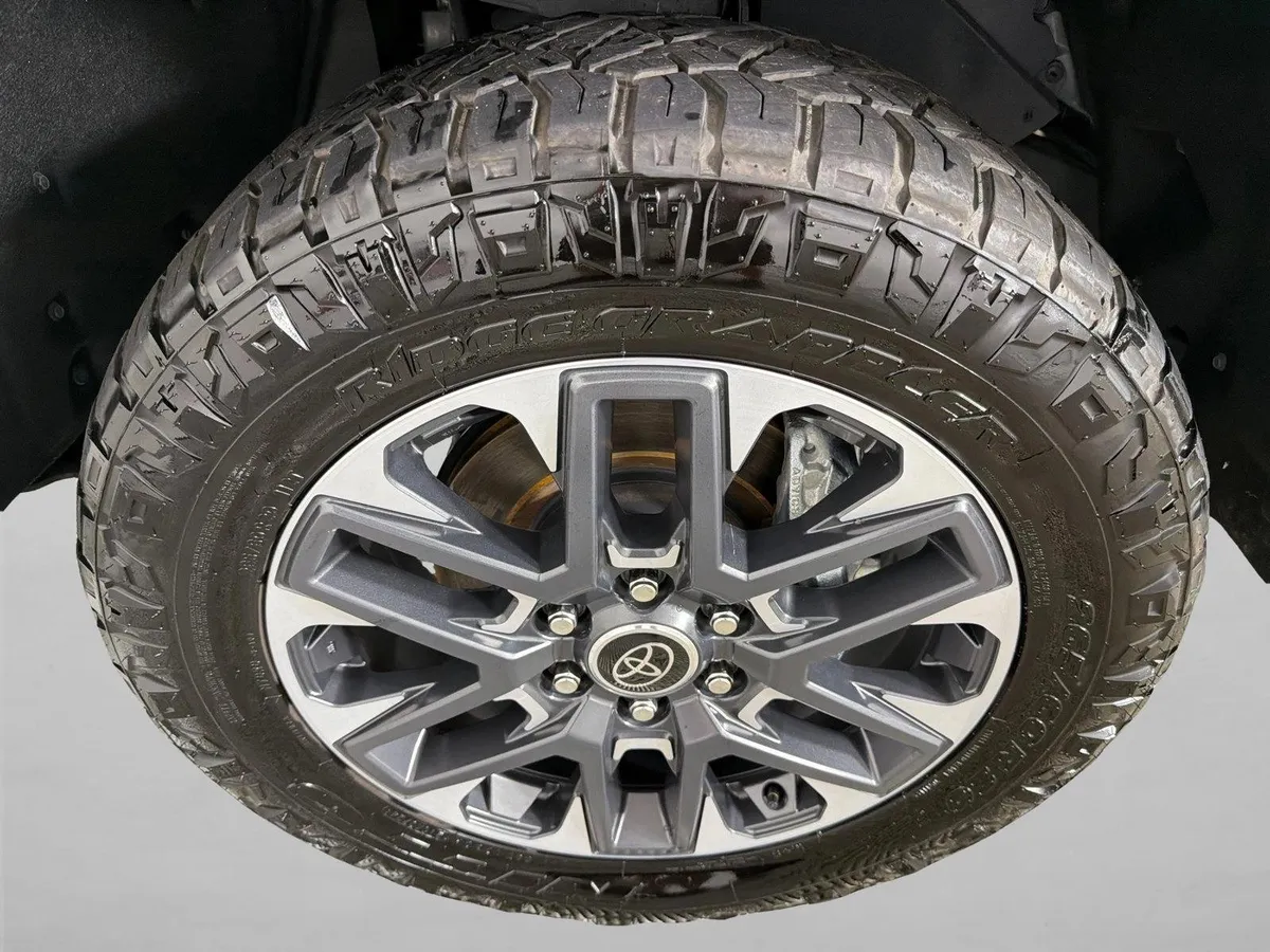 2024 Toyota Tundra Limited Hybrid thumbnail 13