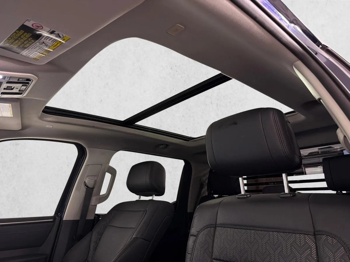 2024 Toyota Tundra Limited Hybrid thumbnail 2