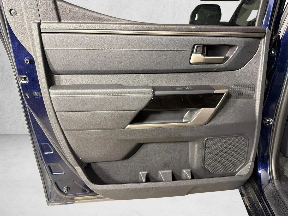 2024 Toyota Tundra Limited Hybrid thumbnail 23