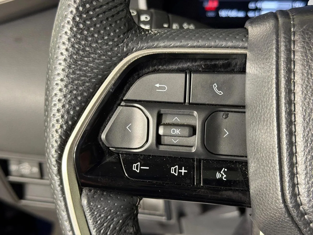 2024 Toyota Tundra Limited Hybrid thumbnail 26
