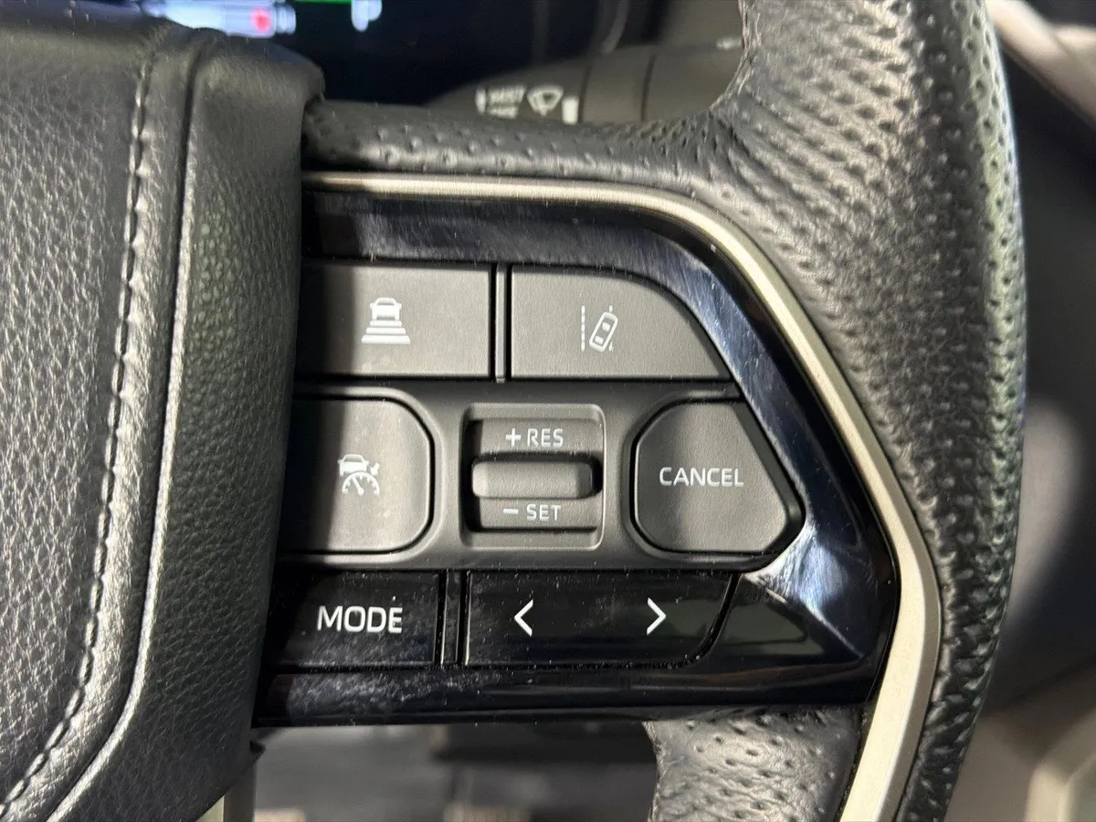 2024 Toyota Tundra Limited Hybrid thumbnail 27