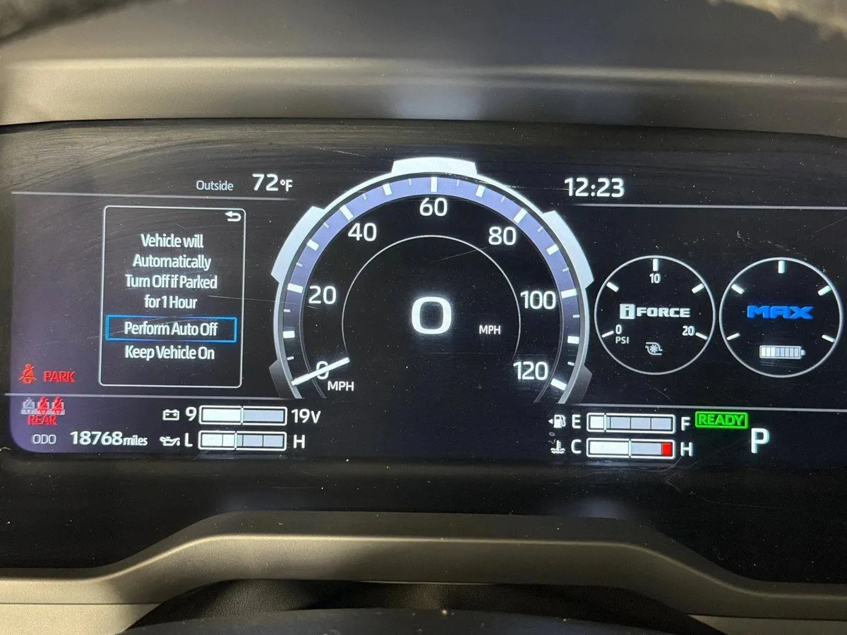 2024 Toyota Tundra Limited Hybrid thumbnail 28