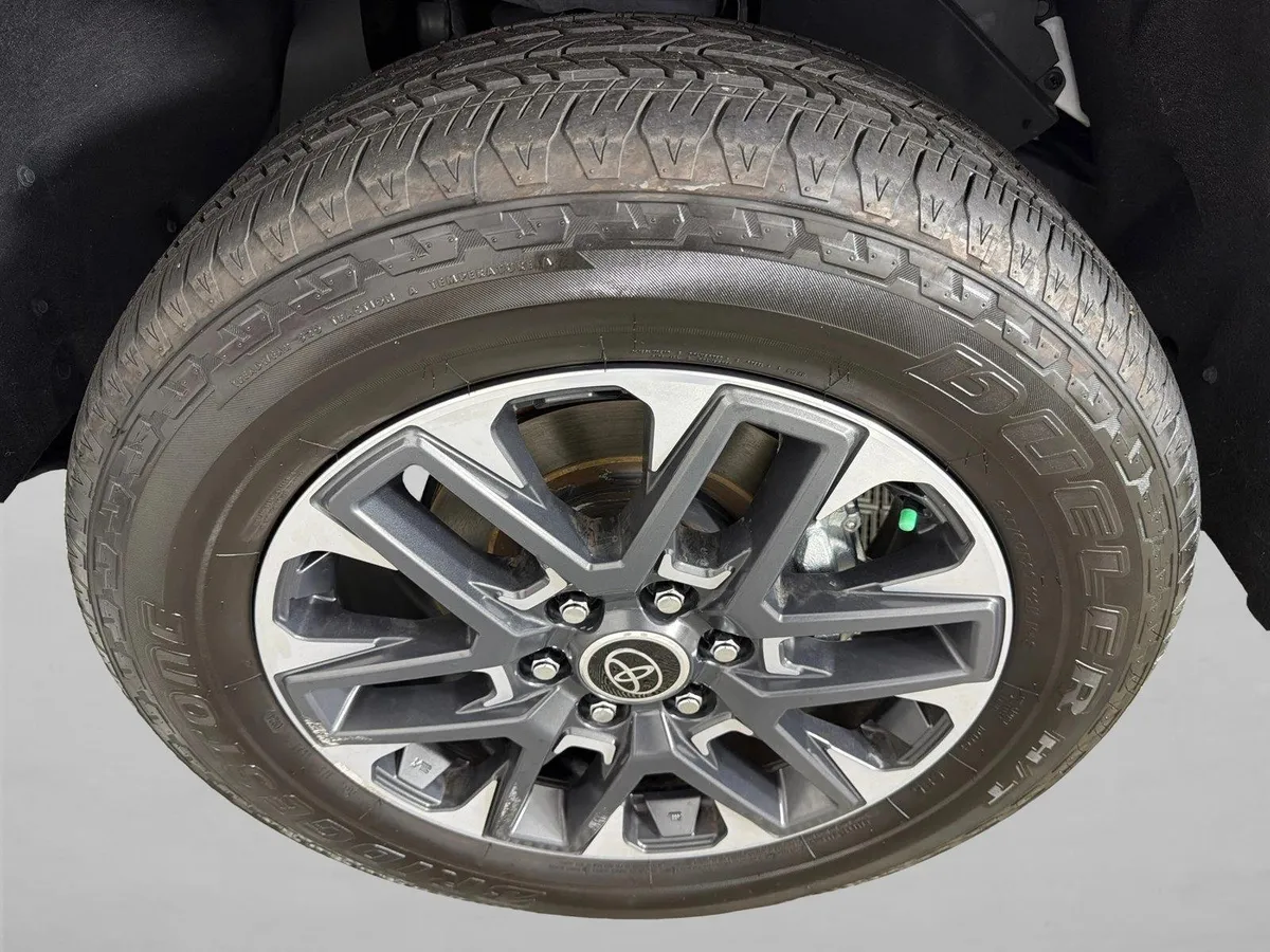 2024 Toyota Tundra Limited Hybrid thumbnail 11