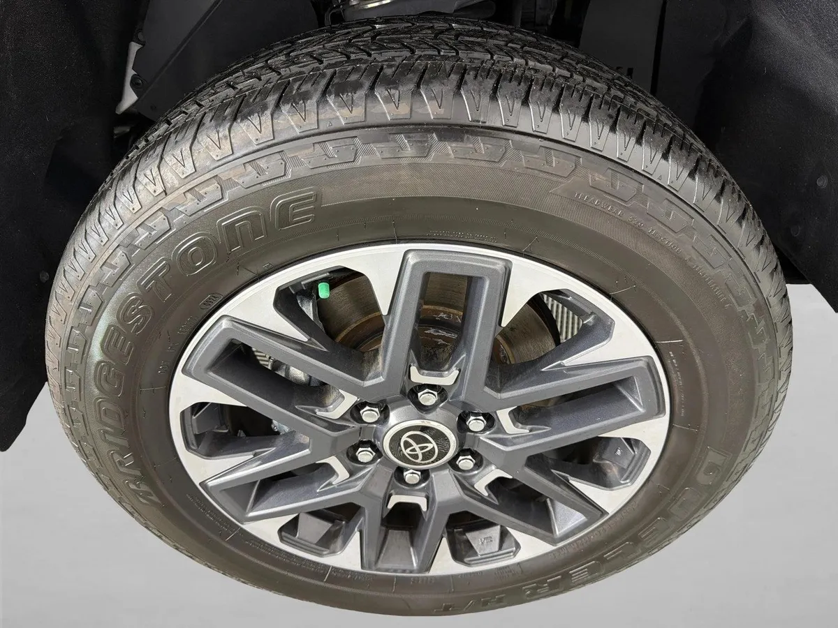2024 Toyota Tundra Limited Hybrid thumbnail 12