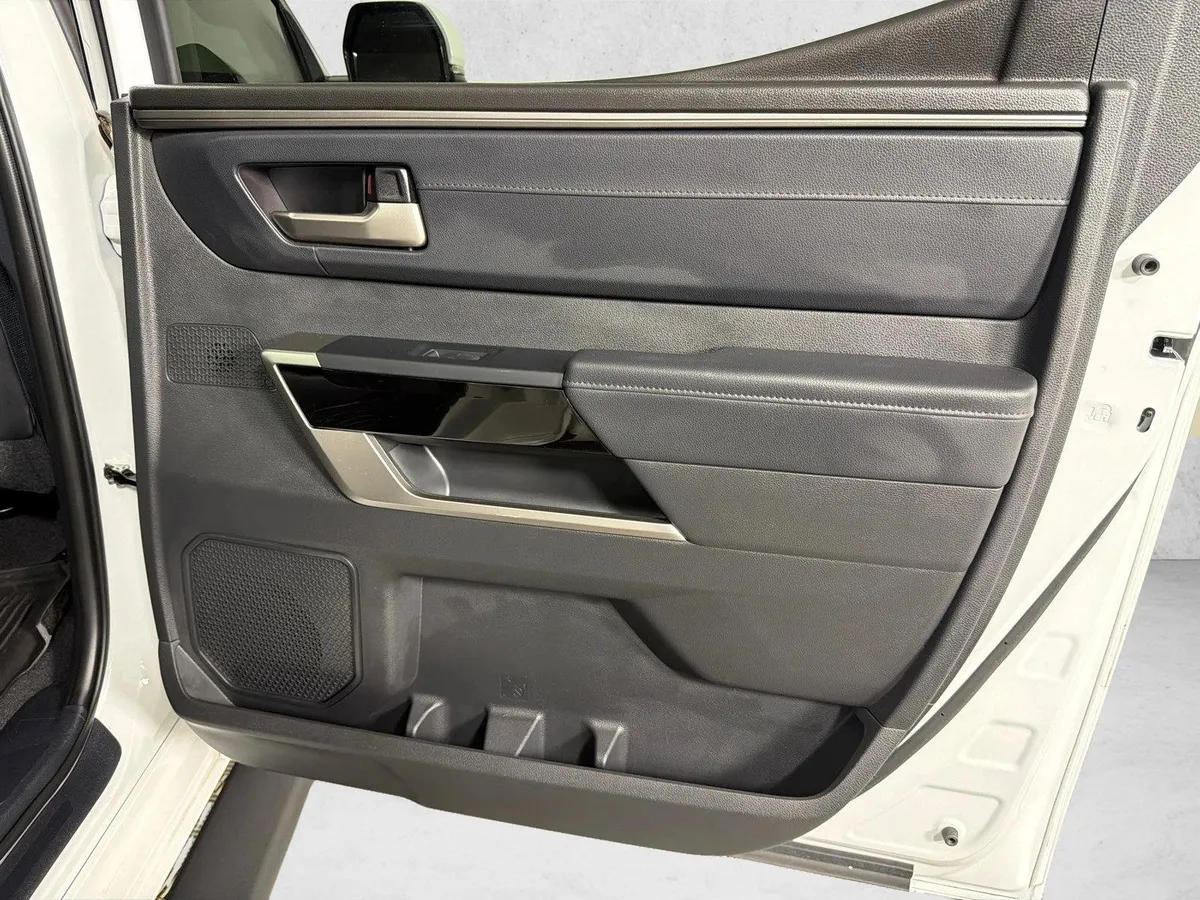 2024 Toyota Tundra Limited Hybrid thumbnail 16