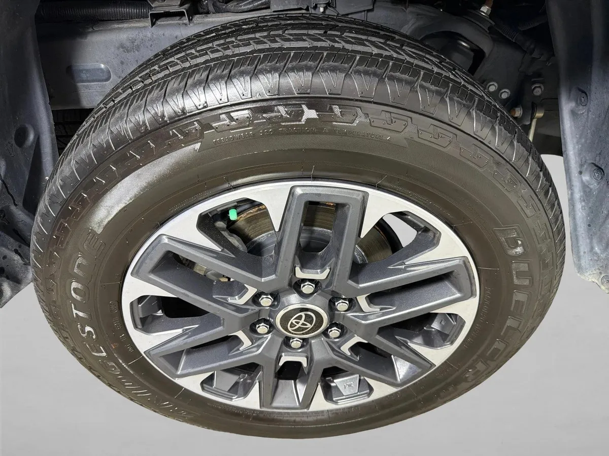 2024 Toyota Tundra Limited Hybrid thumbnail 17