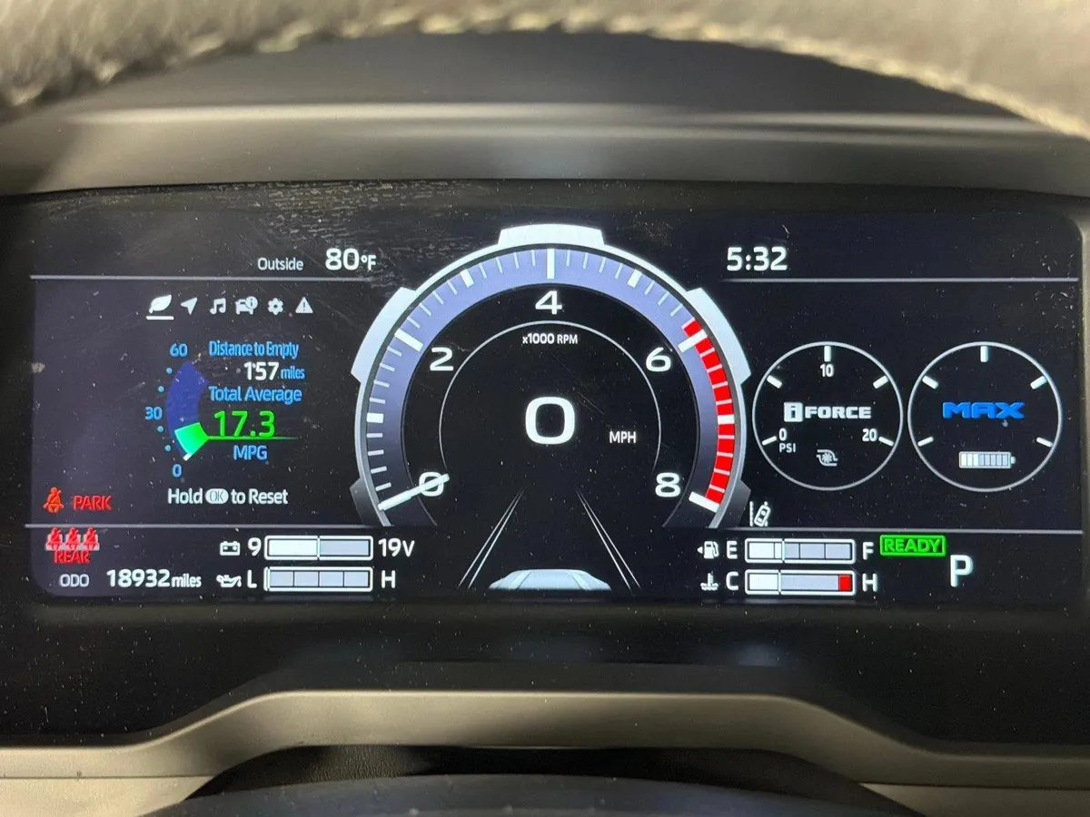 2024 Toyota Tundra Limited Hybrid thumbnail 26
