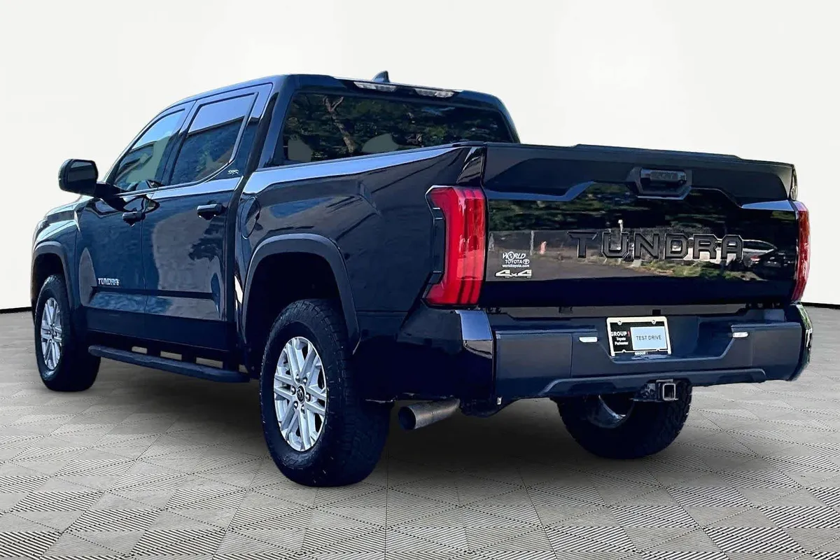 2024 Toyota Tundra SR5 thumbnail 12