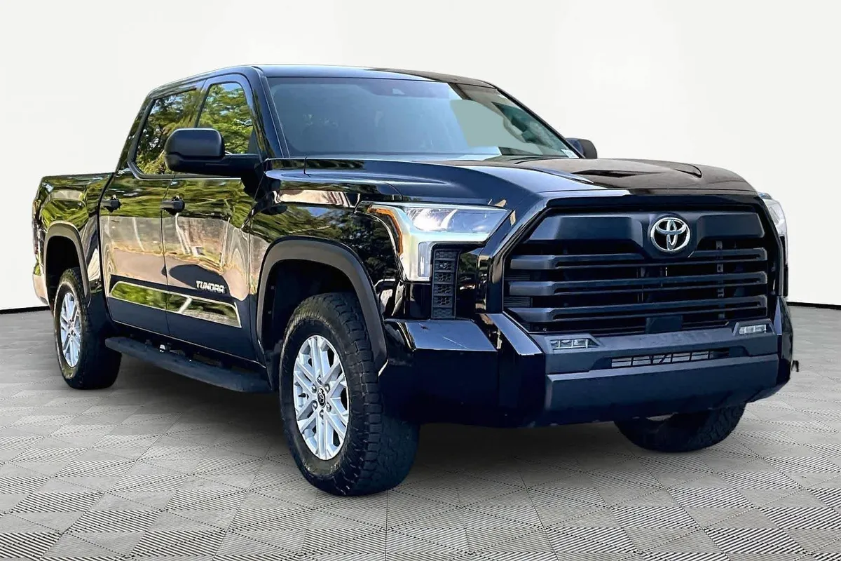 2024 Toyota Tundra SR5 thumbnail 3