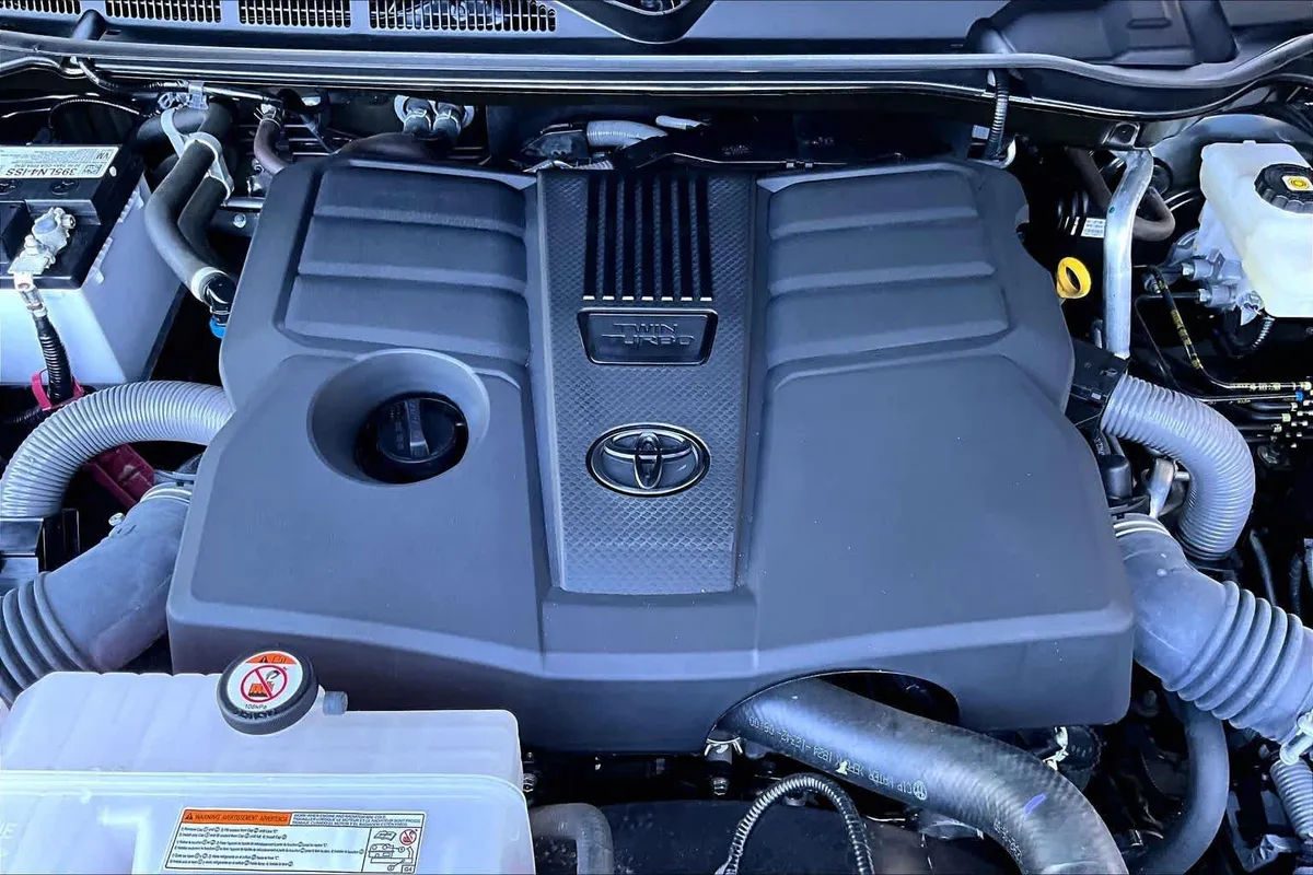 2024 Toyota Tundra SR5 thumbnail 33