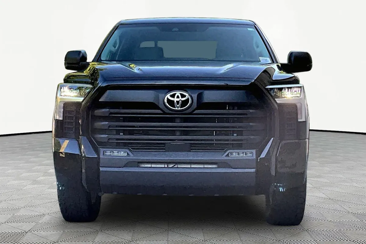 2024 Toyota Tundra SR5 thumbnail 4