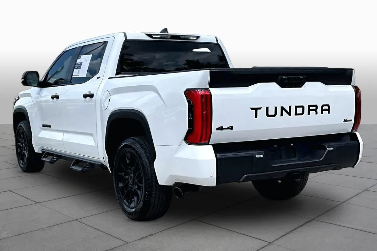 2024 Toyota Tundra SR5 thumbnail 12