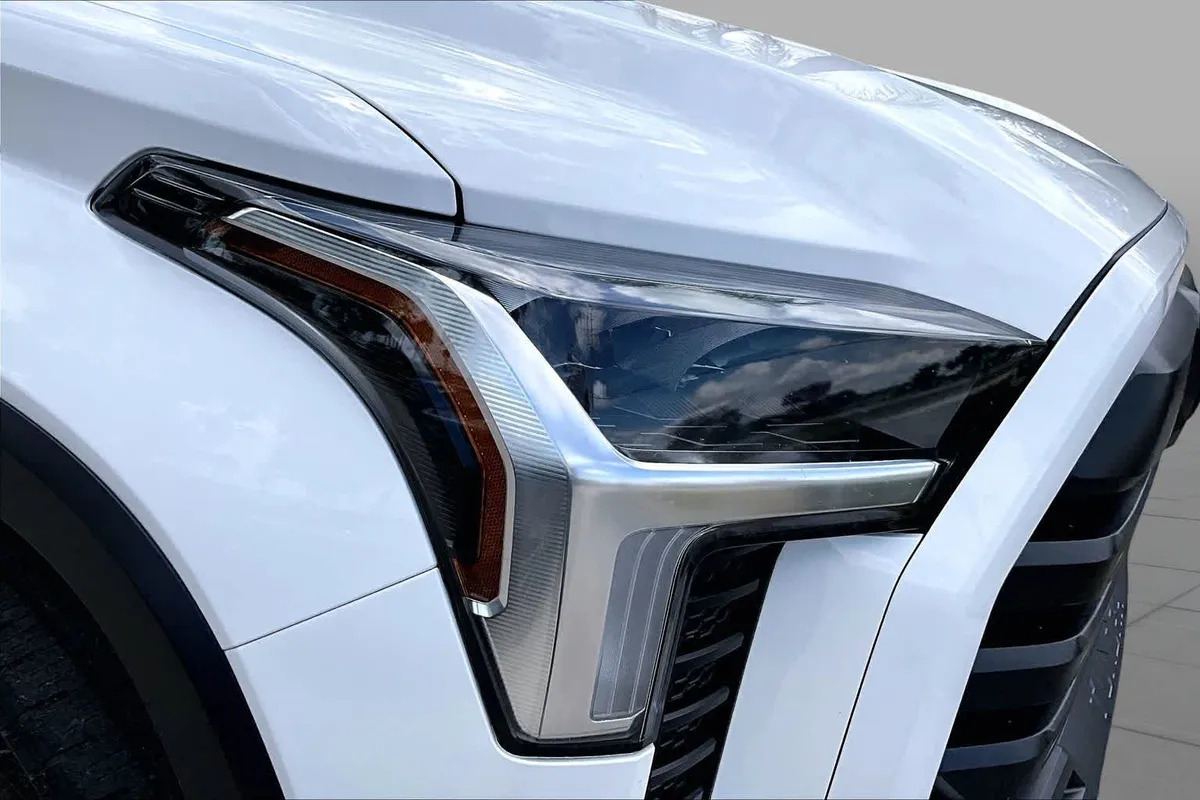 2024 Toyota Tundra SR5 thumbnail 28