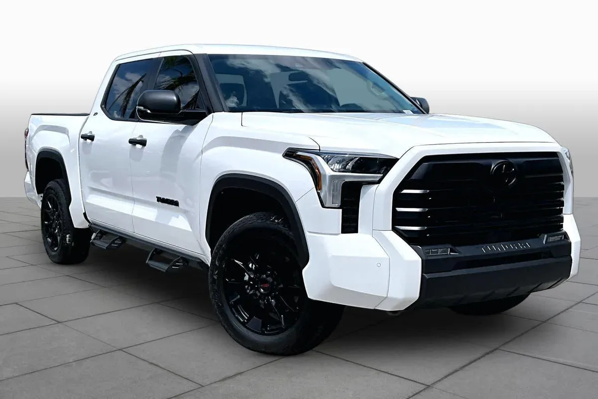 2024 Toyota Tundra SR5 thumbnail 3