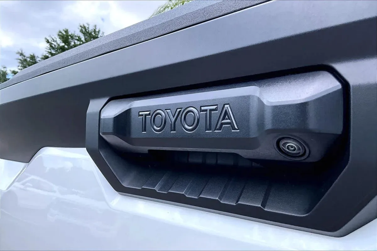 2024 Toyota Tundra SR5 thumbnail 31