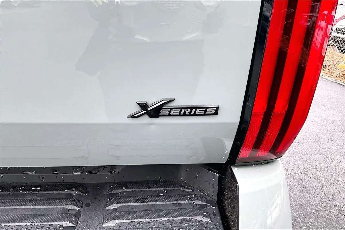 2024 Toyota Tundra SR5 thumbnail 10