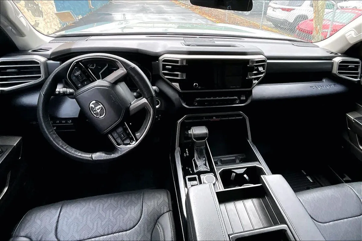2024 Toyota Tundra SR5 thumbnail 15