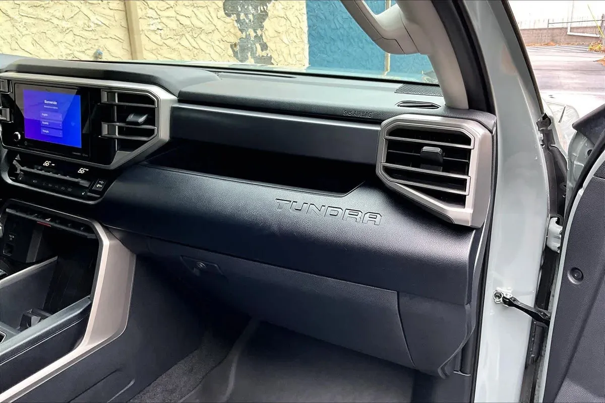 2024 Toyota Tundra SR5 thumbnail 18