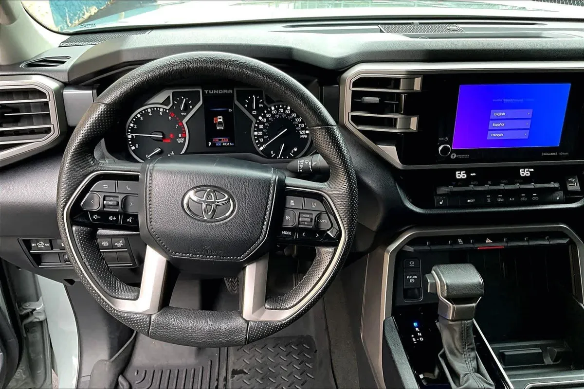 2024 Toyota Tundra SR5 thumbnail 24