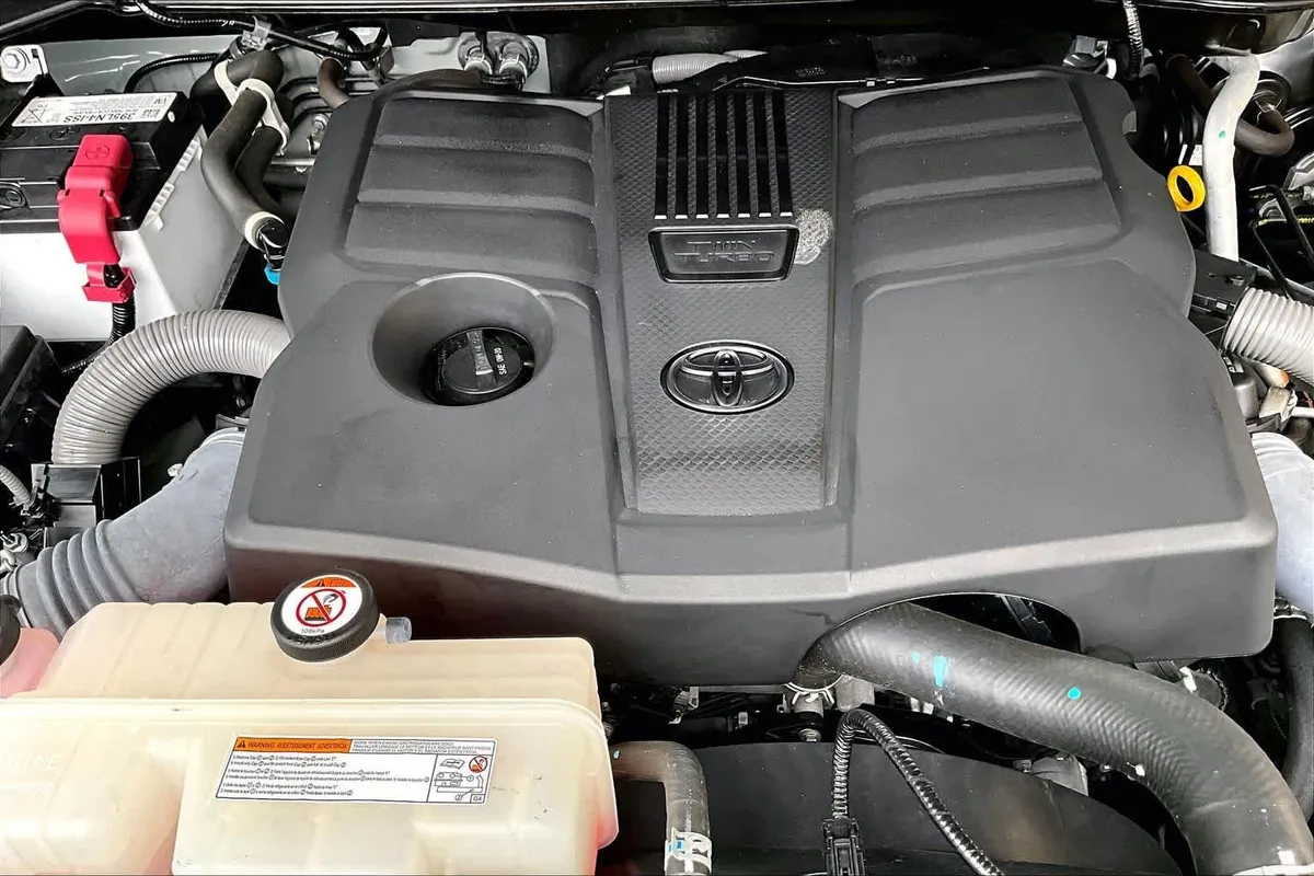 2024 Toyota Tundra SR5 thumbnail 32