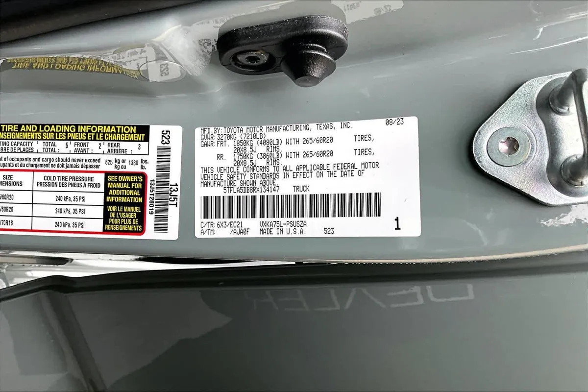 2024 Toyota Tundra SR5 thumbnail 33