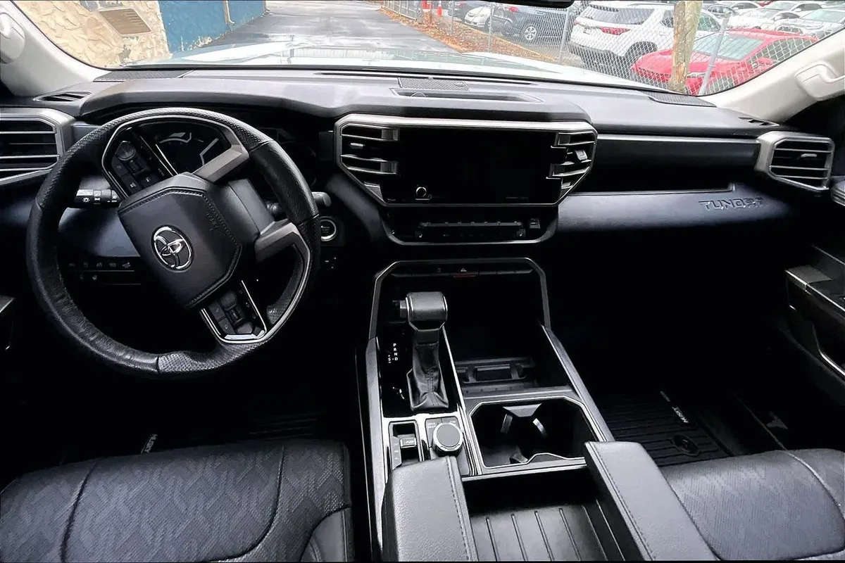2024 Toyota Tundra SR5 thumbnail 6