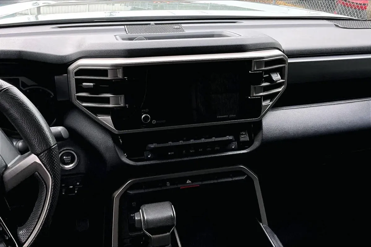 2024 Toyota Tundra SR5 thumbnail 7
