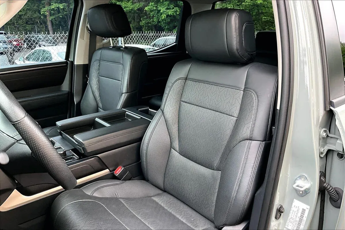 2024 Toyota Tundra SR5 thumbnail 8