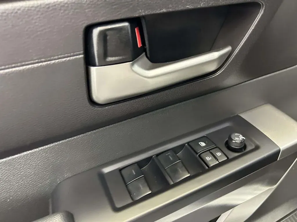 2024 Toyota Tundra SR5 thumbnail 17