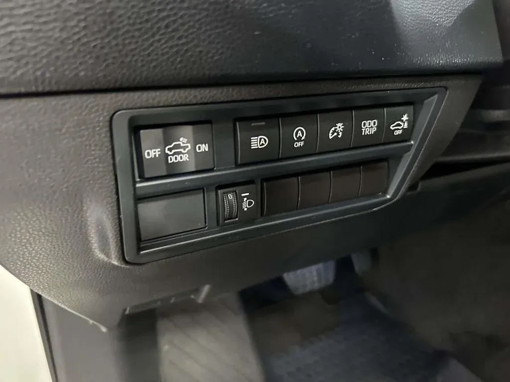 2024 Toyota Tundra SR5 thumbnail 18