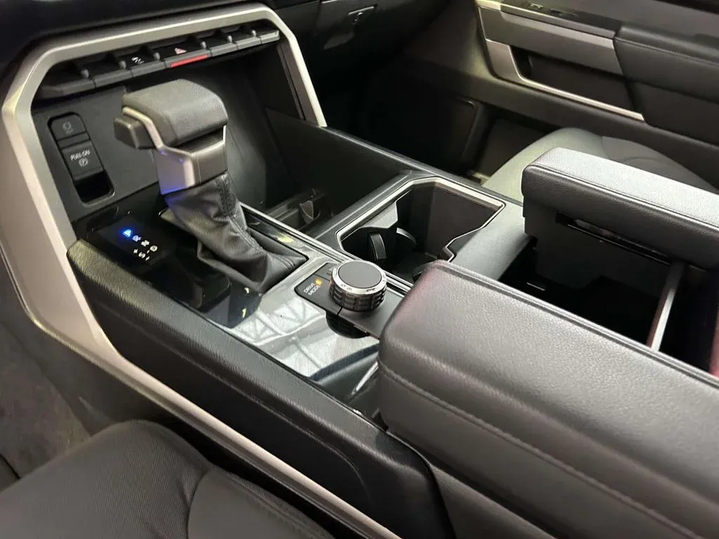 2024 Toyota Tundra SR5 thumbnail 20