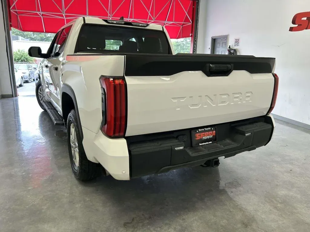 2024 Toyota Tundra SR5 thumbnail 5