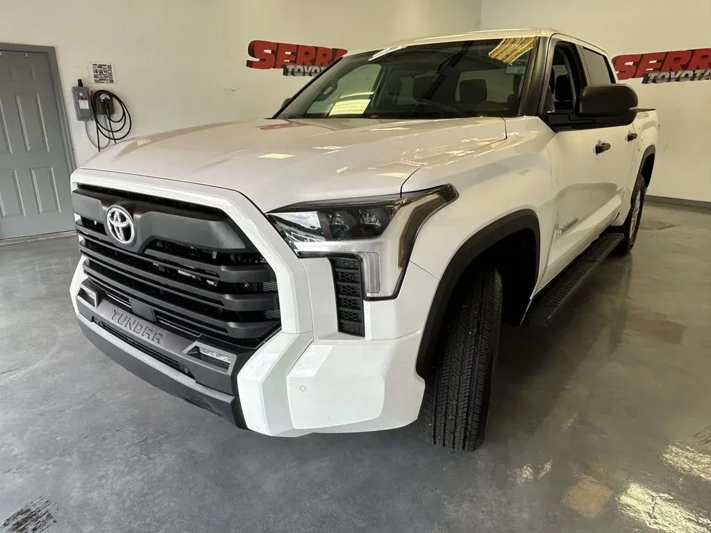 2024 Toyota Tundra SR5 thumbnail 7