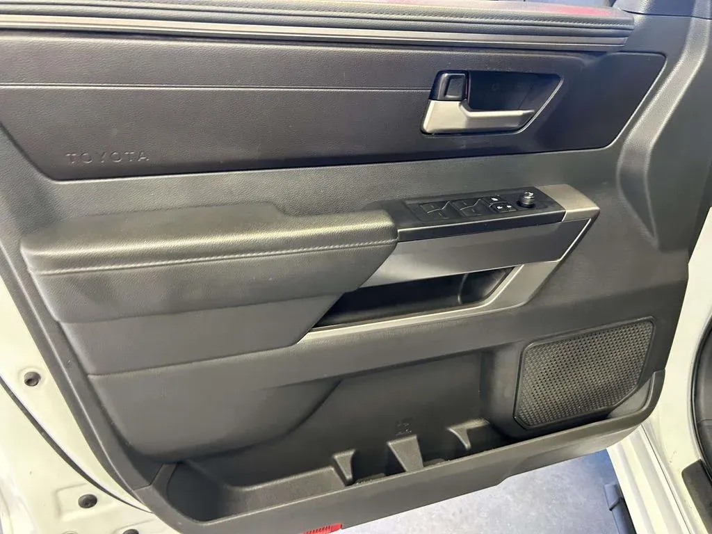 2024 Toyota Tundra SR5 thumbnail 18