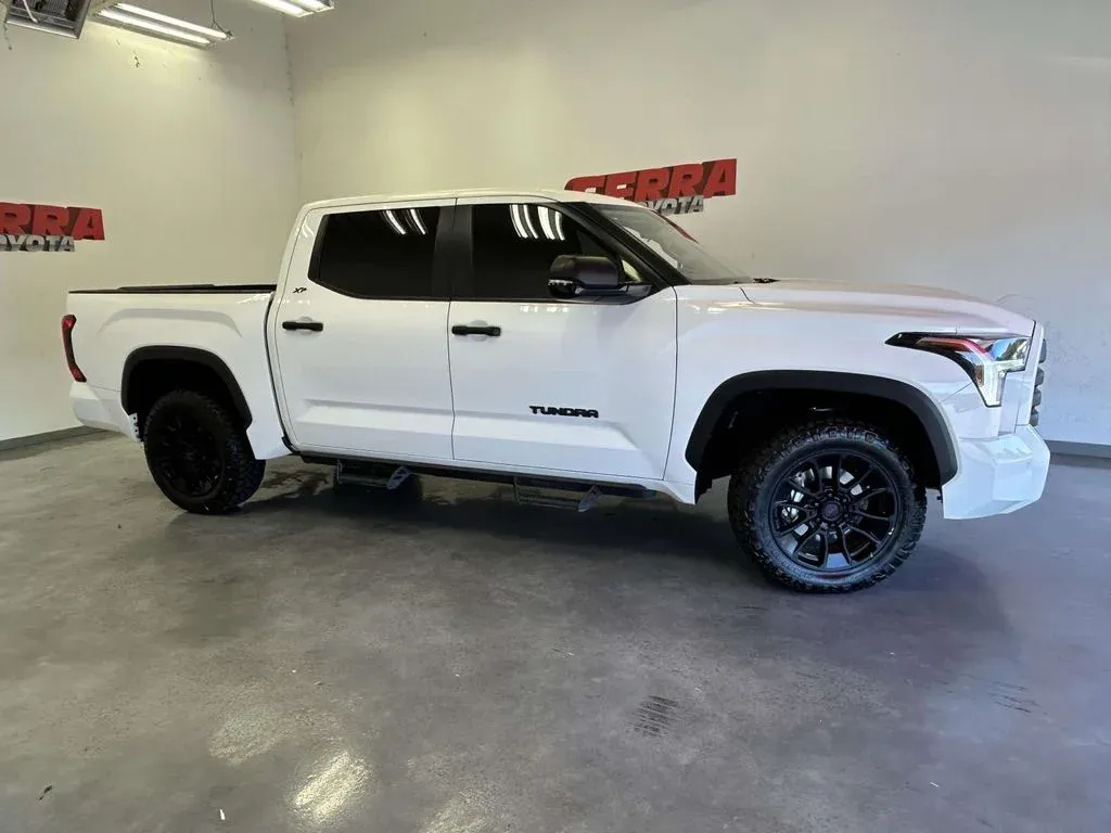 2024 Toyota Tundra SR5 thumbnail 2