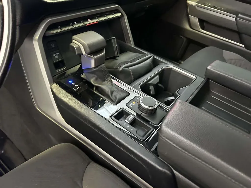 2024 Toyota Tundra SR5 thumbnail 22