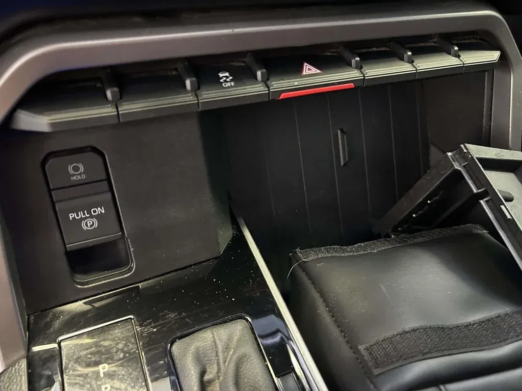 2024 Toyota Tundra SR5 thumbnail 25