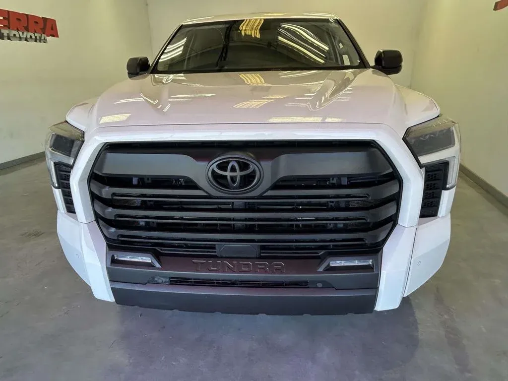 2024 Toyota Tundra SR5 thumbnail 8