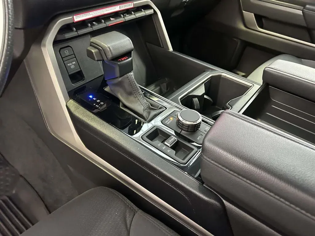 2024 Toyota Tundra SR5 thumbnail 22