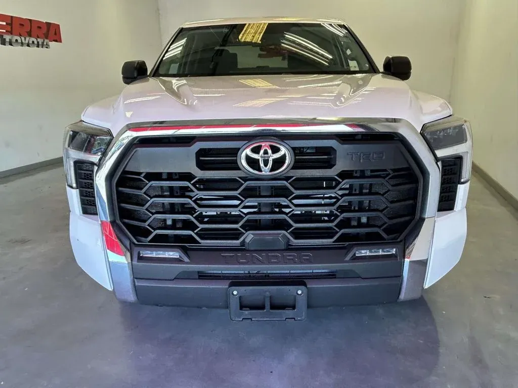 2024 Toyota Tundra SR5 thumbnail 8