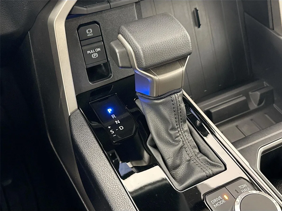 2024 Toyota Tundra SR5 thumbnail 23