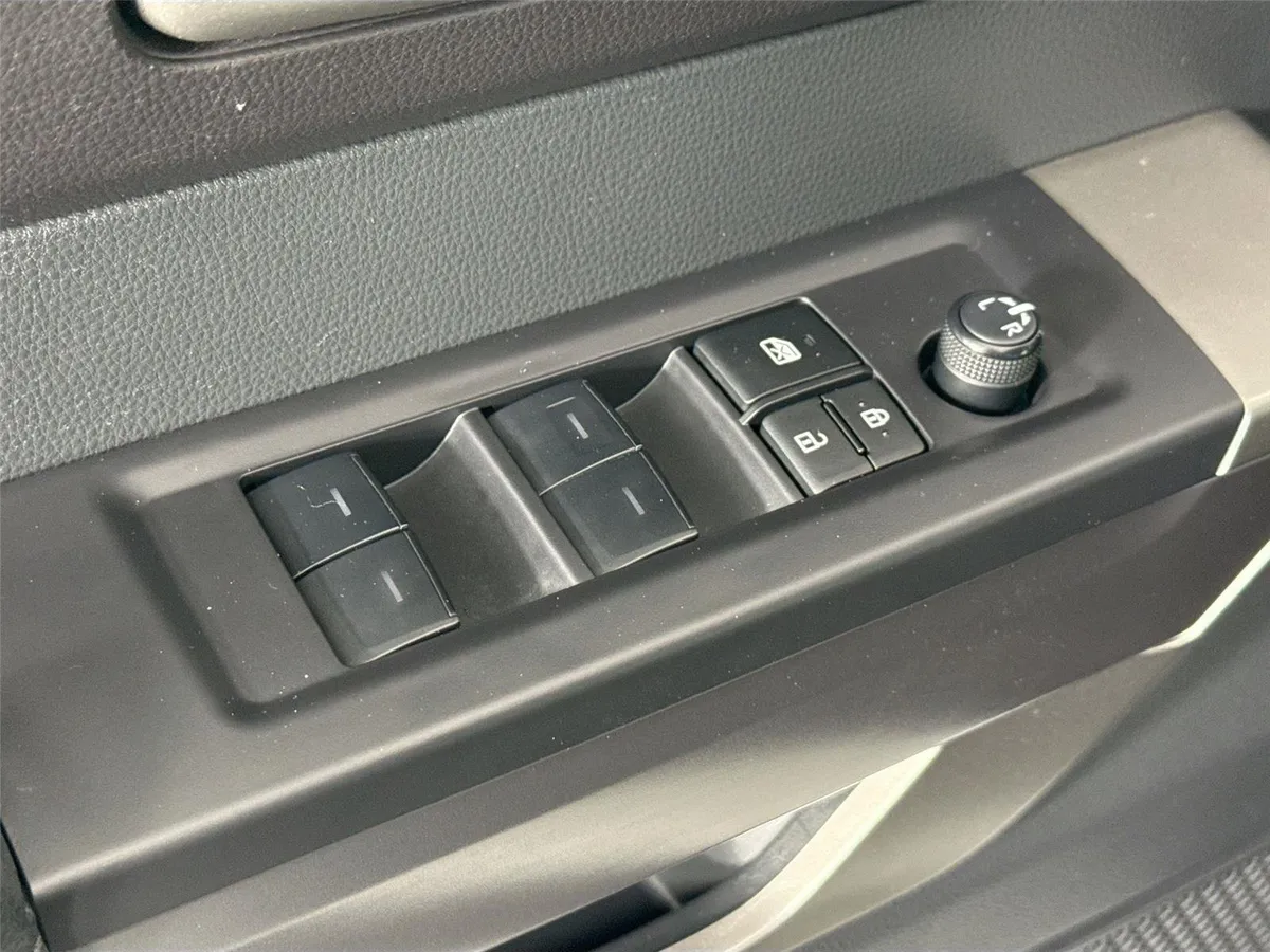 2024 Toyota Tundra SR5 thumbnail 24