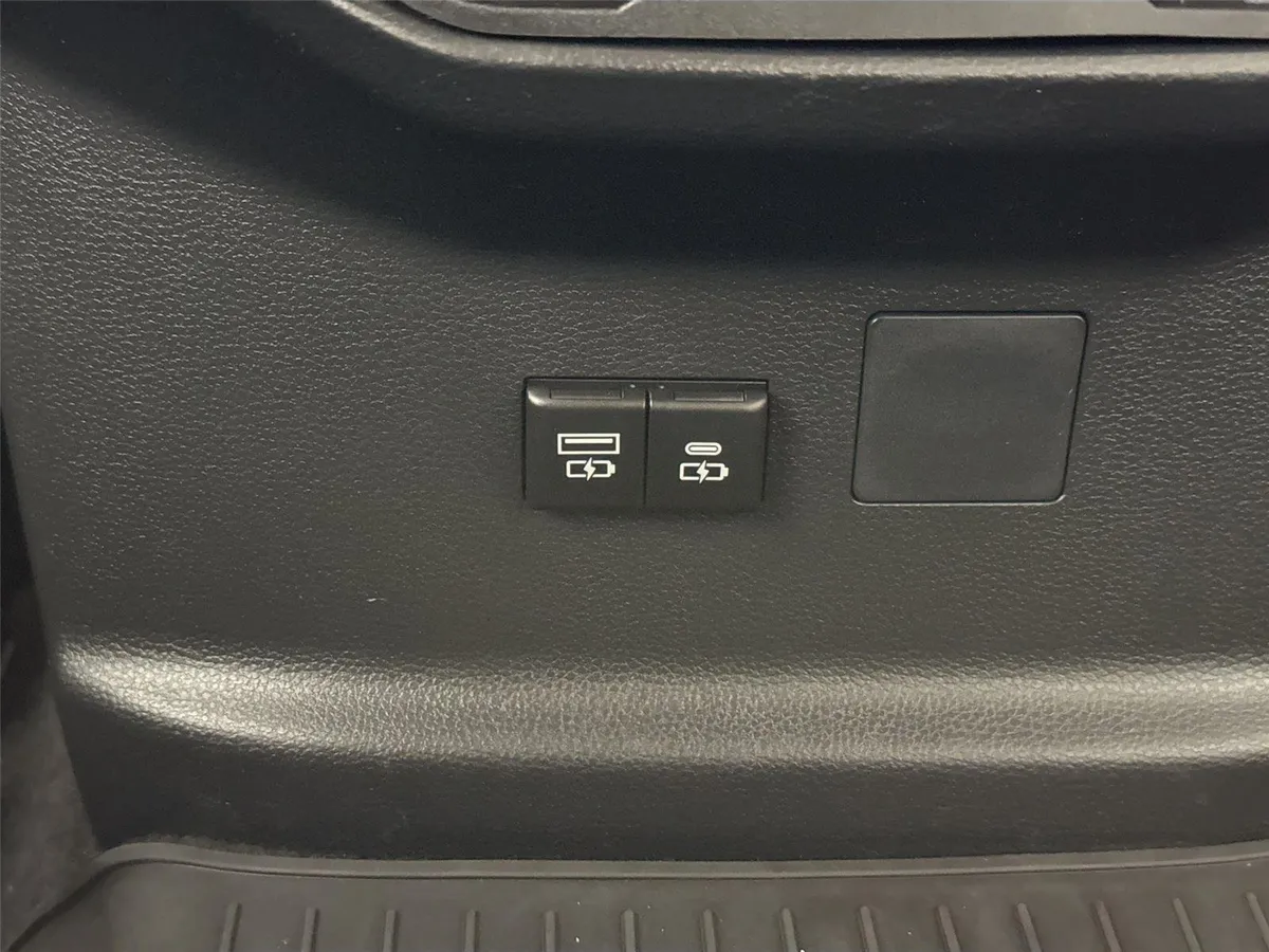 2024 Toyota Tundra SR5 thumbnail 34