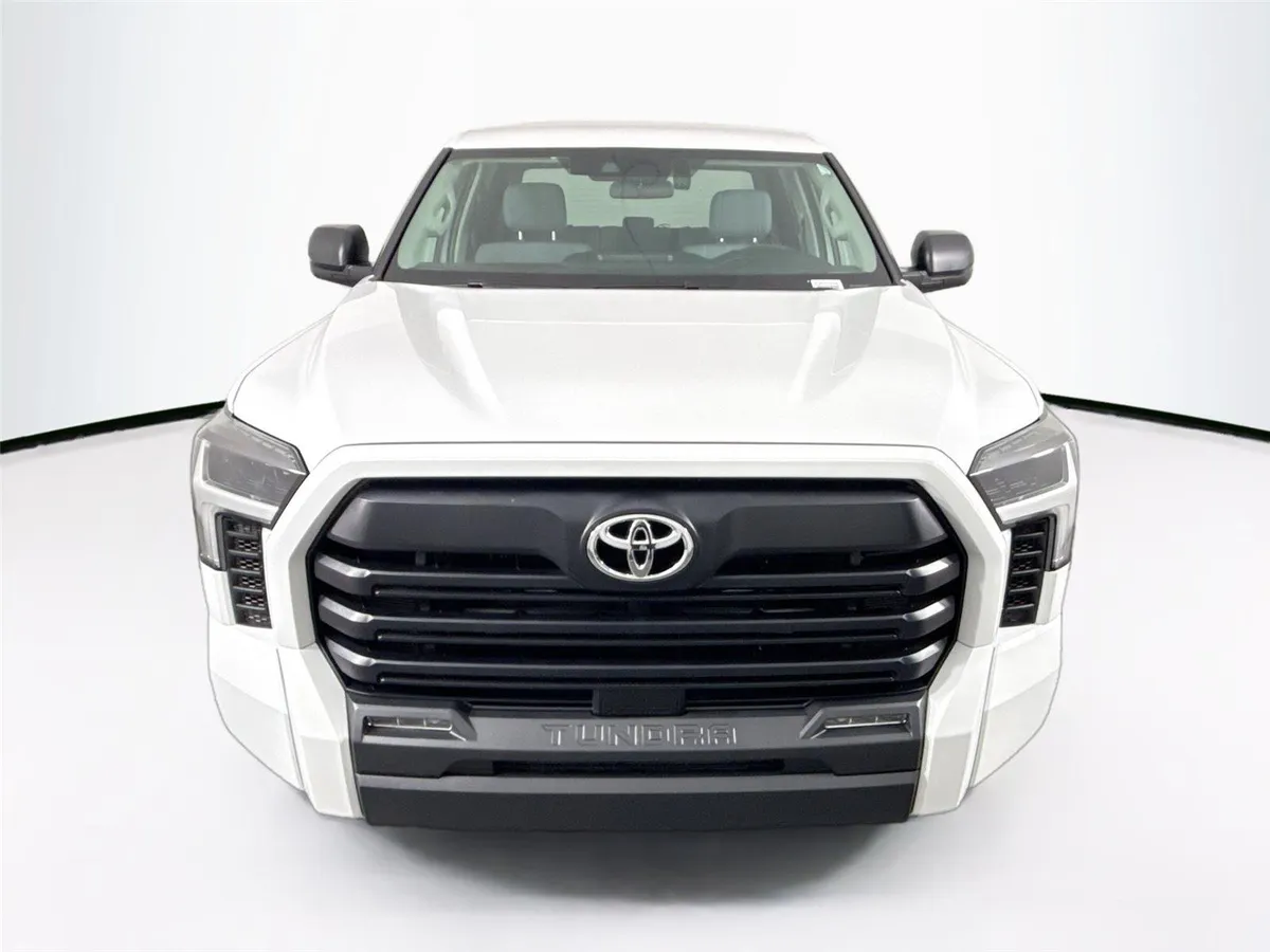 2024 Toyota Tundra SR5 thumbnail 7