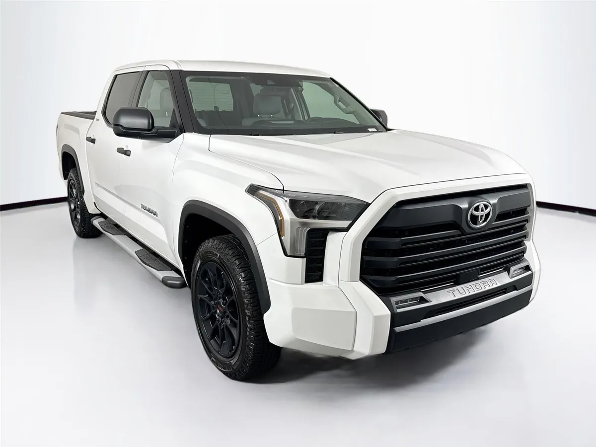 2024 Toyota Tundra SR5 thumbnail 8