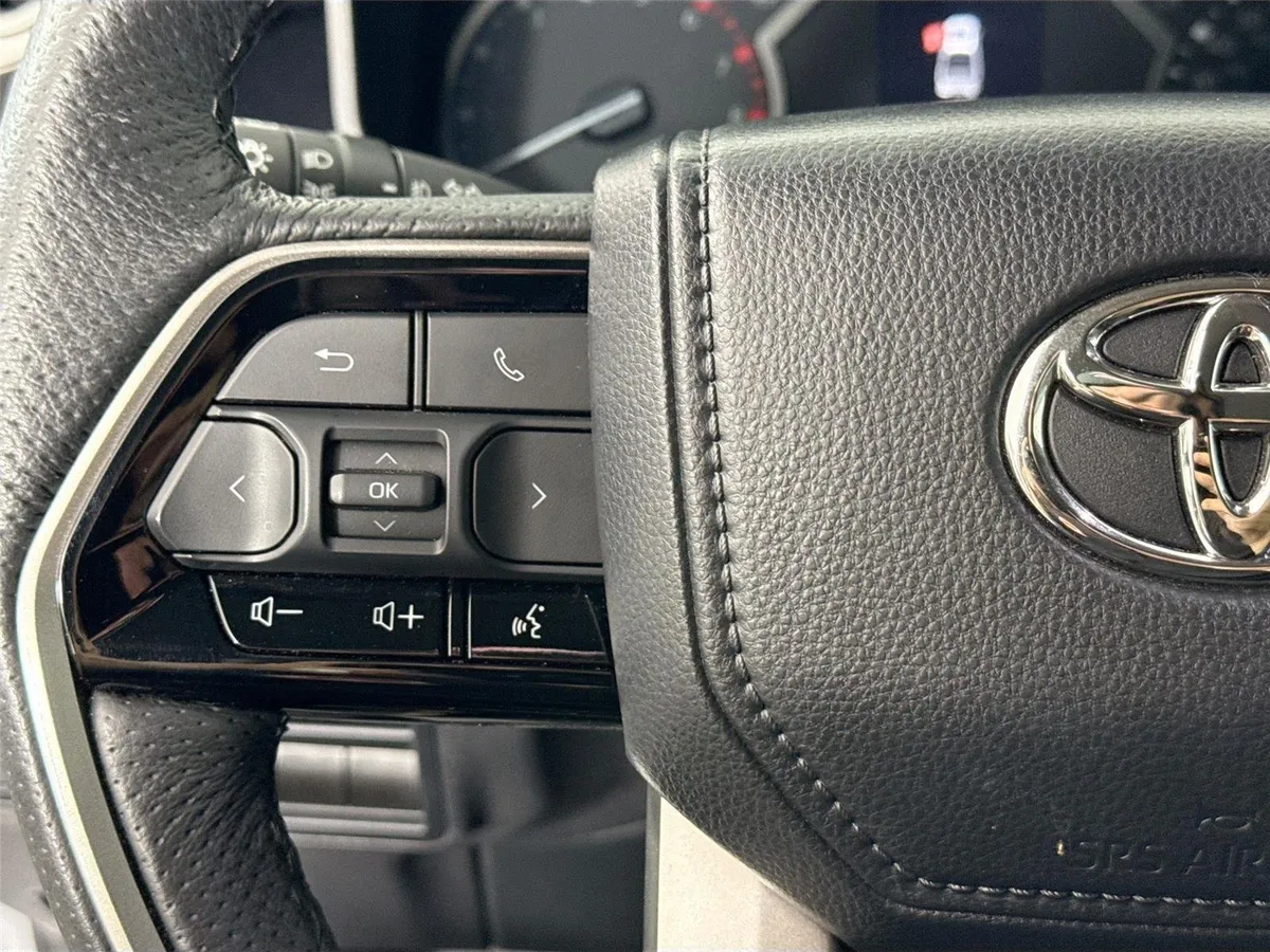 2024 Toyota Tundra SR5 thumbnail 17