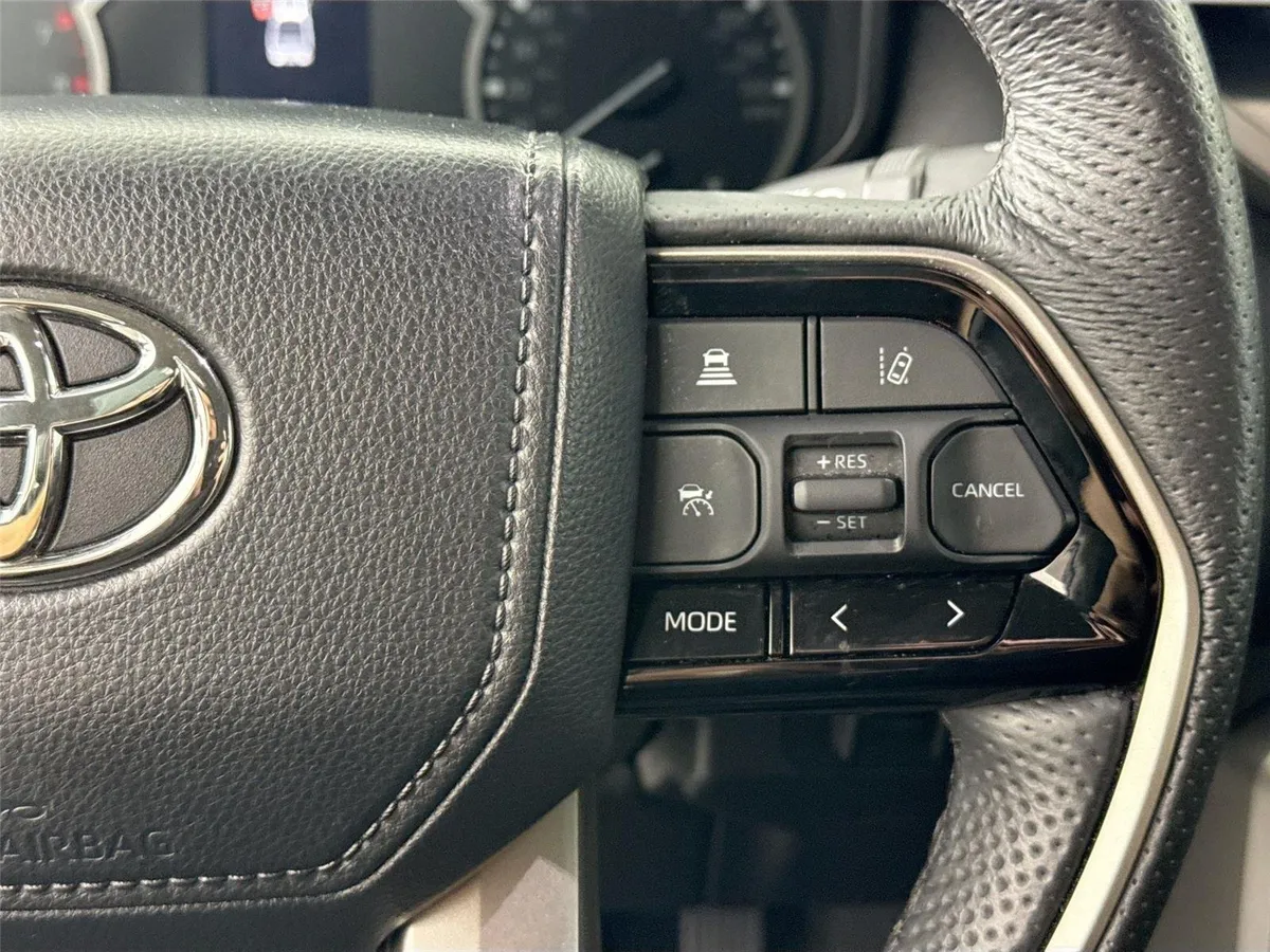 2024 Toyota Tundra SR5 thumbnail 18
